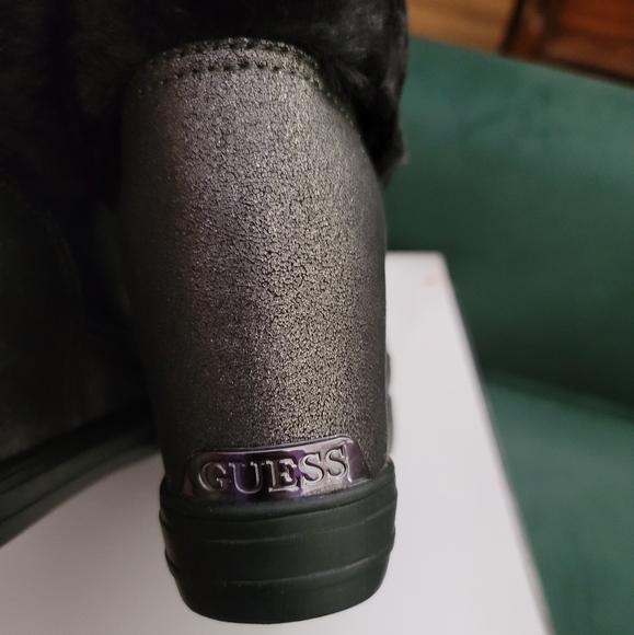 Shoes - Picture 2 of 5